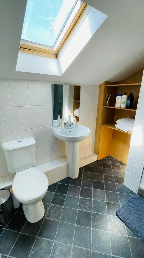 Modern City Centre House Galway Exterior photo