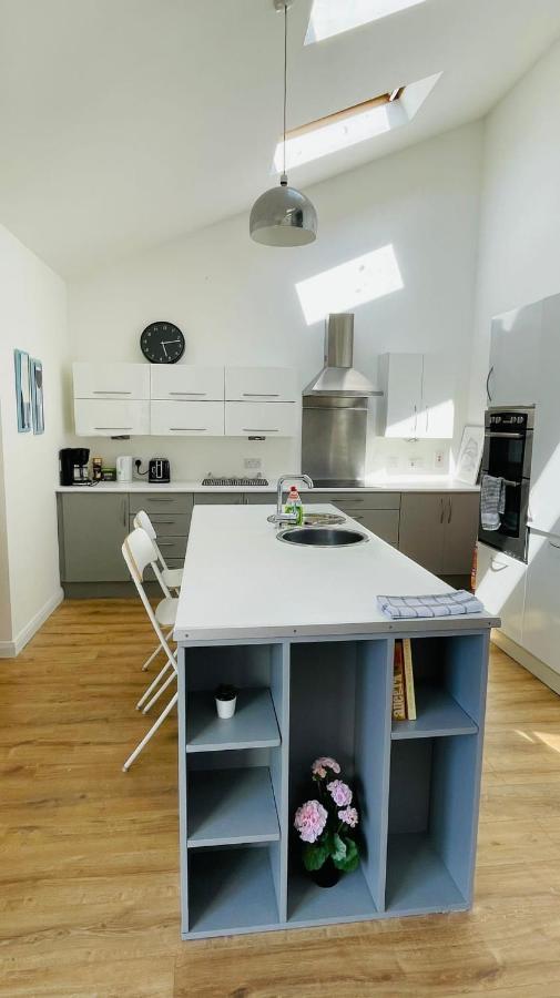 Modern City Centre House Galway Exterior photo